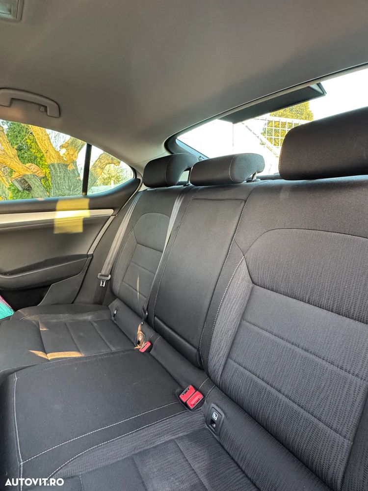 Skoda Superb 2.0 TDI DSG Active - 10
