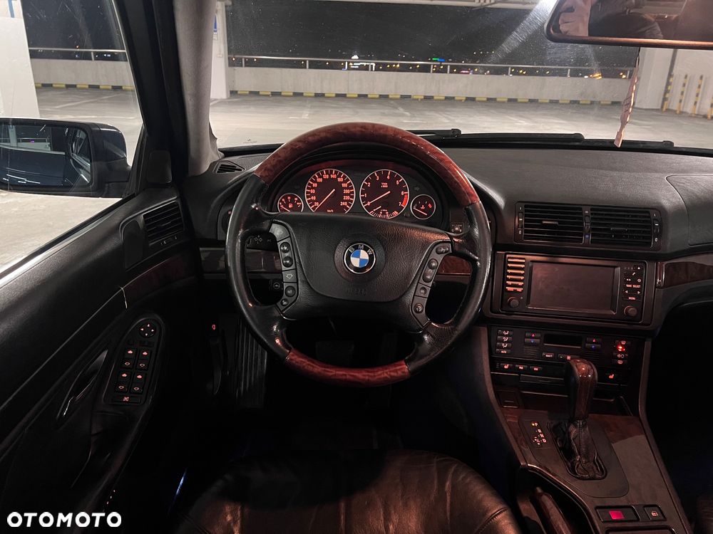 BMW Seria 5 - 33