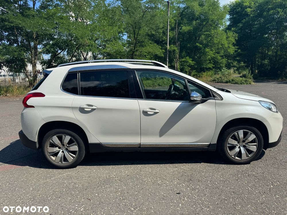 Peugeot 2008 1.2 Pure Tech Allure S&S - 7