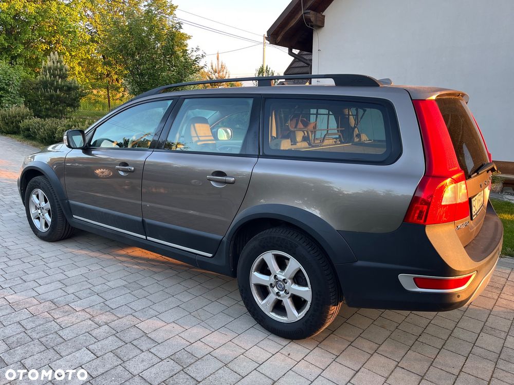 Volvo XC 70 D5 AWD Momentum - 5