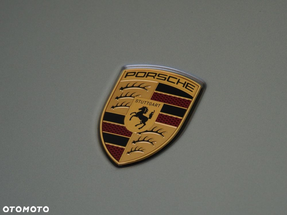 Porsche 911 Targa T-Hybrid 4 GTS - 9