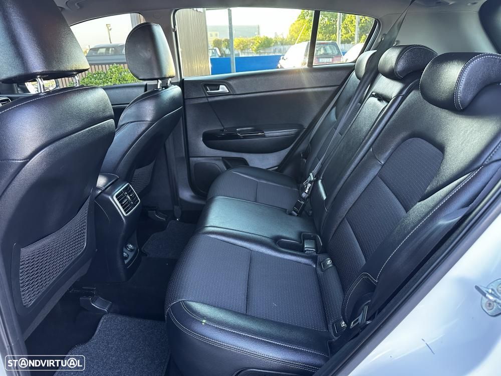 Kia Sportage 1.6 CRDI ISG MHEV Drive - 40