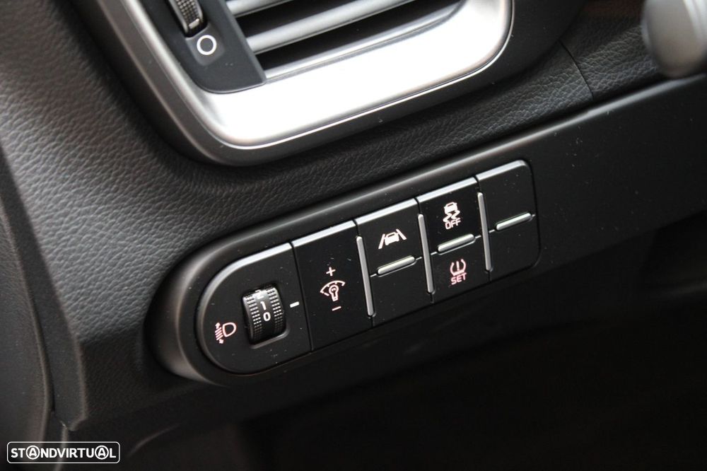 Kia XCeed 1.6 GDi PHEV Drive - 12