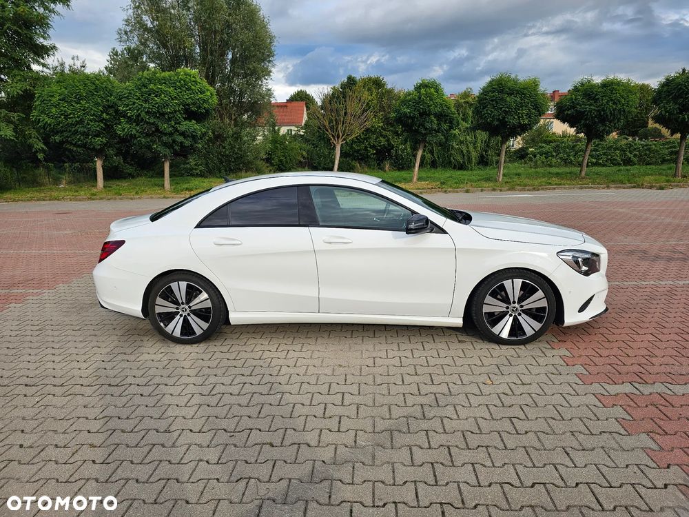 Mercedes-Benz CLA 200 7G-DCT - 8