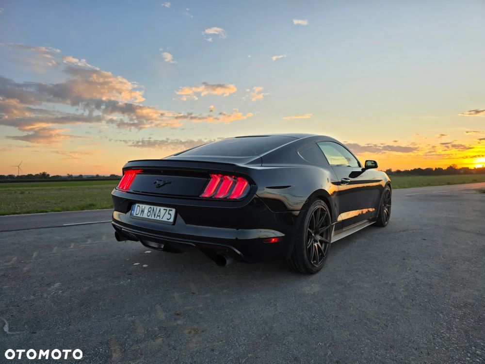 Ford Mustang 2.3 EcoBoost - 10