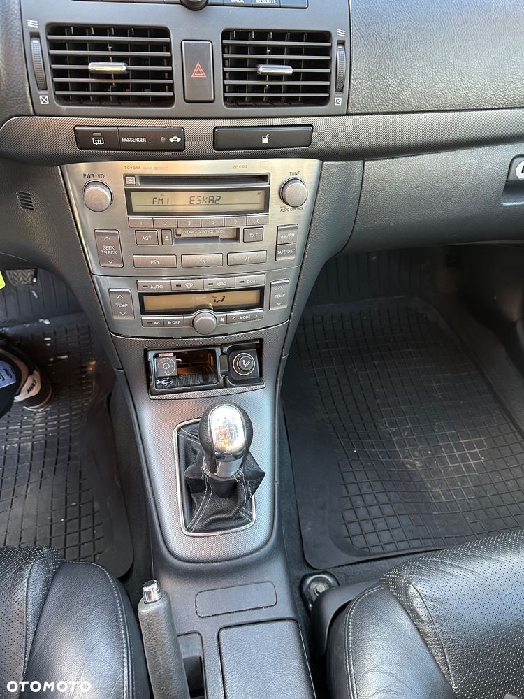 Toyota Avensis 1.8 VVT-i Sol - 4