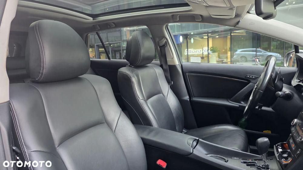 Toyota Avensis 2.2 D-4D Prestige - 15