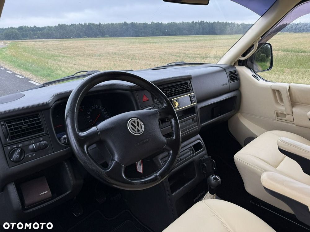 Volkswagen Multivan - 27