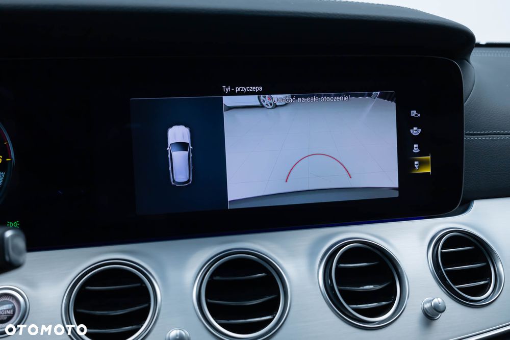 Mercedes-Benz Klasa E 300 de 4Matic 9G-TRONIC AMG Line - 25