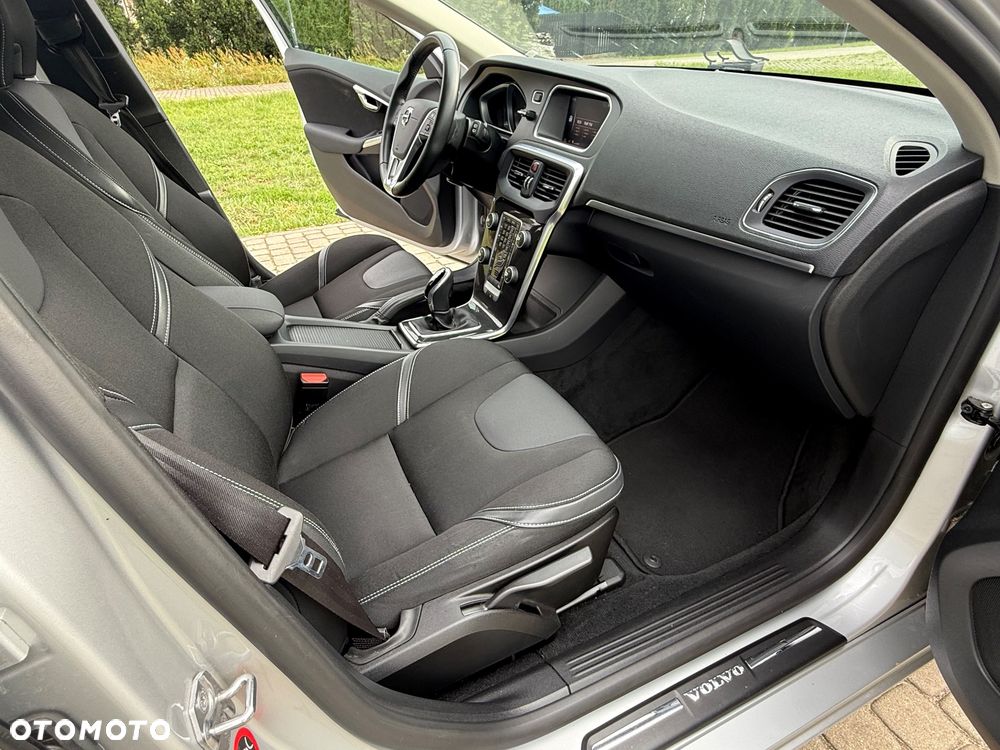 Volvo V40 T2 Drive-E Momentum - 10