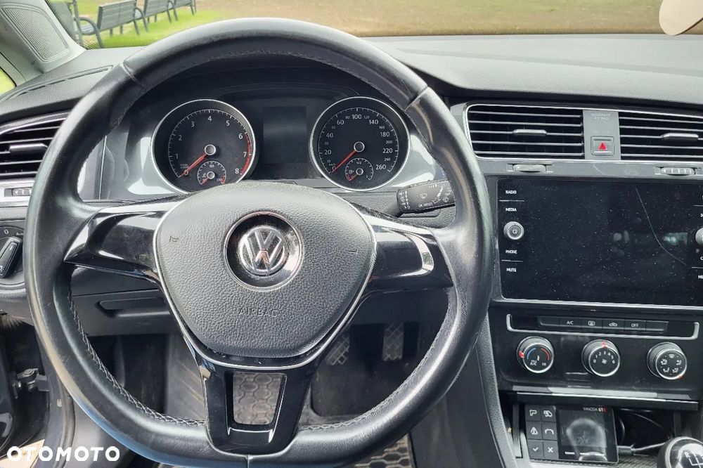 Volkswagen Golf 1.0 TSI BMT City - 12