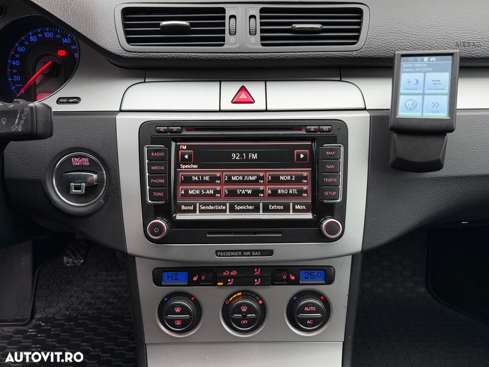 Volkswagen Passat Variant 2.0 TDI BlueMotion Technology DPF Highline - 13