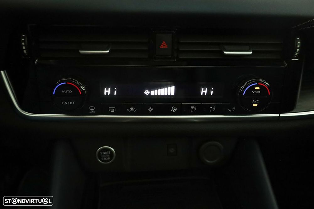 Nissan Qashqai 1.3 DIG-T Tekna SKY - 12