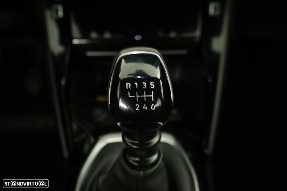 Peugeot 2008 1.2 PureTech Allure - 14