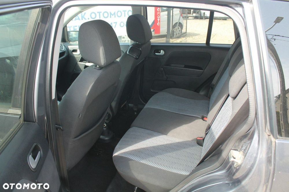 Ford Fusion - 10