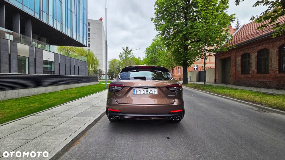 Maserati Levante GTS - 36