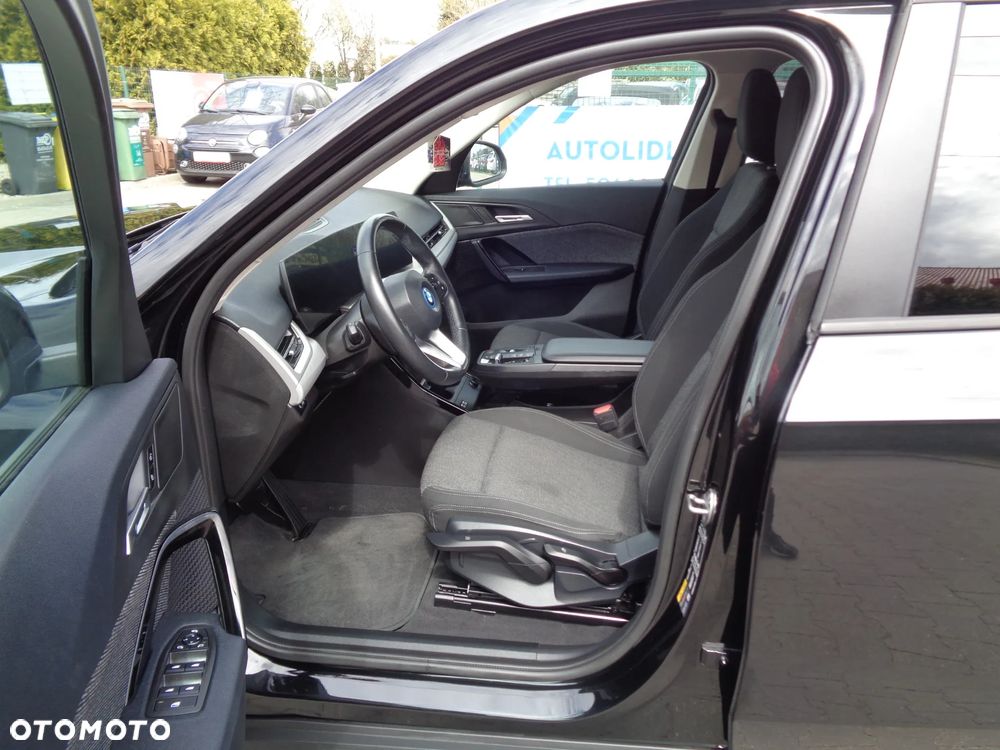 BMW iX1 eDrive20 xLine - 24