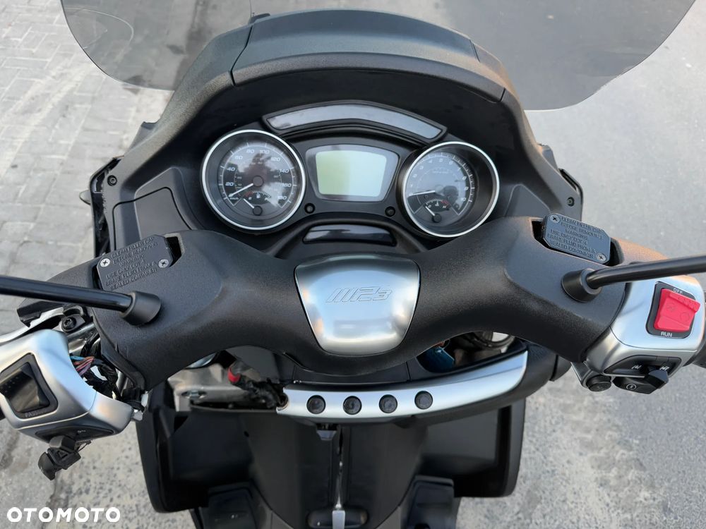 Piaggio MP-3 - 10