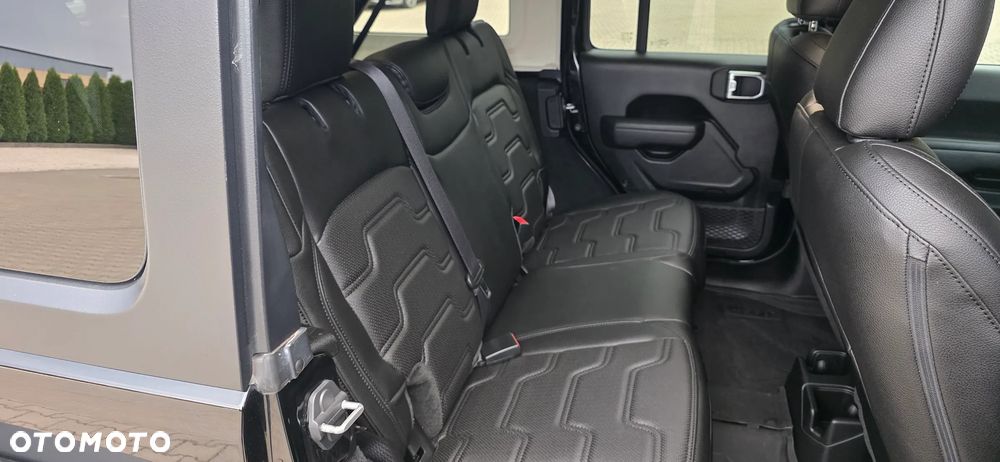 Jeep Wrangler - 36