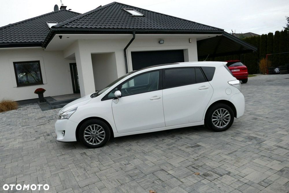 Toyota Verso 1.6 D-4D Premium - 10