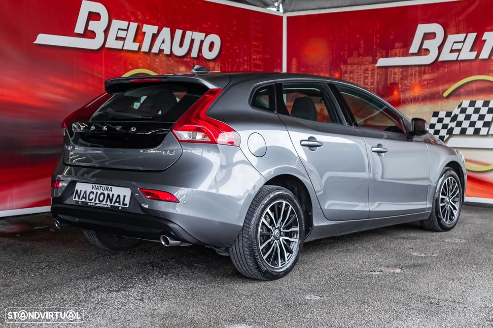 Volvo V40 2.0 D3 Momentum - 5