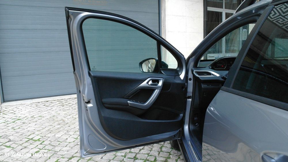 Peugeot 2008 1.2 PureTech Style - 29