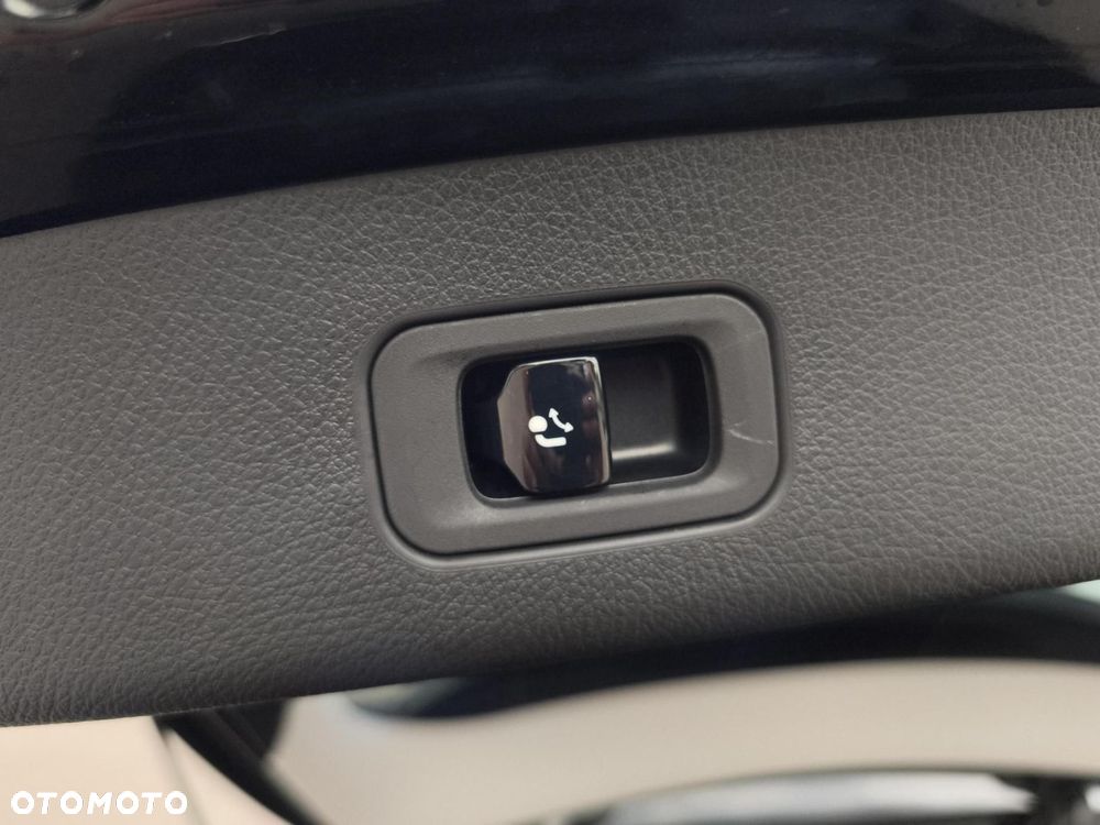 Mercedes-Benz GLC - 23