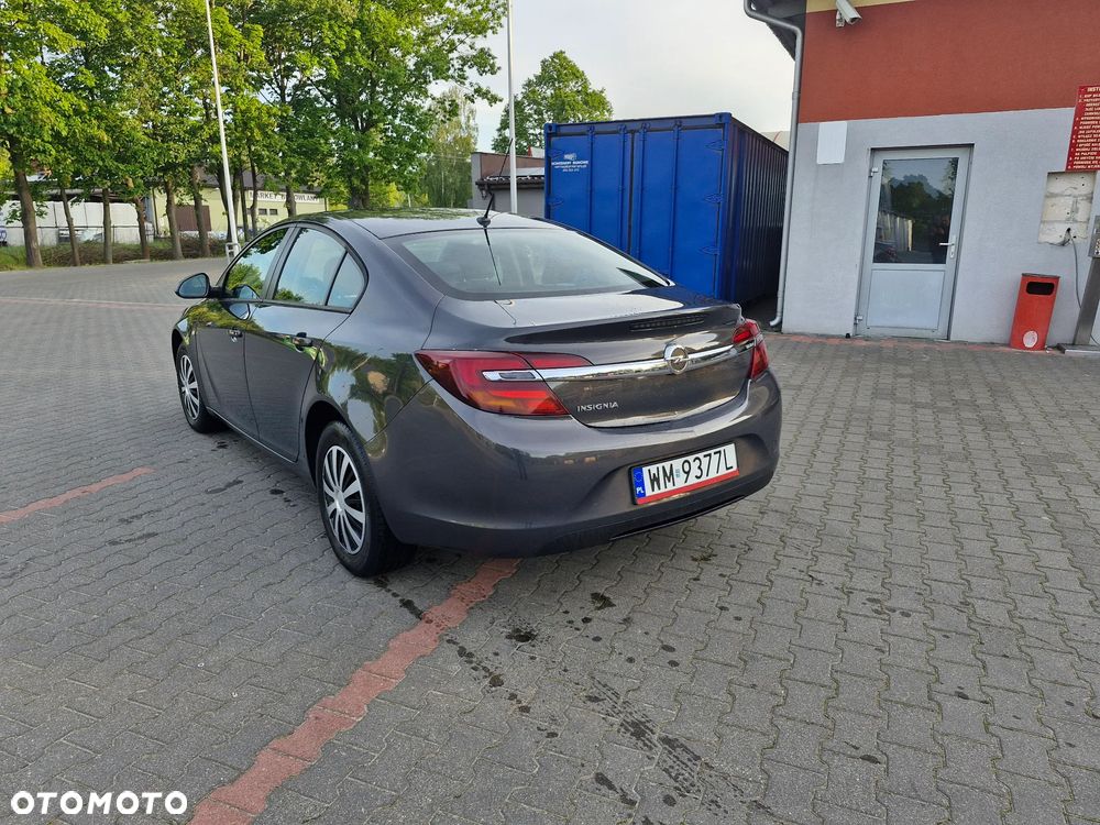 Opel Insignia 1.8 - 9