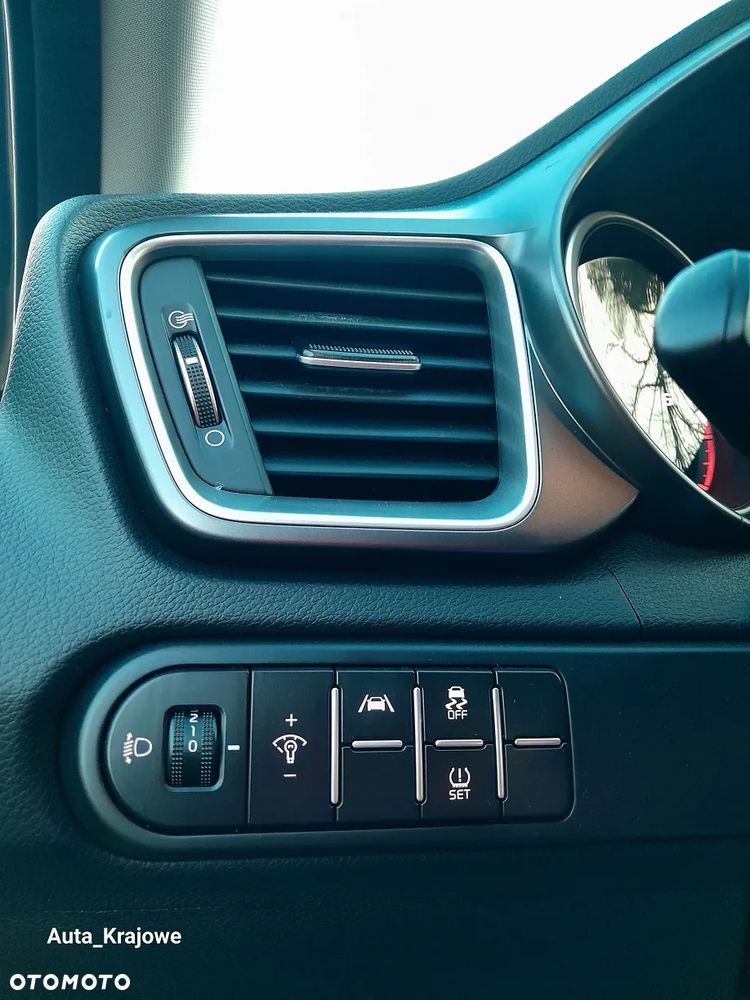 Kia Ceed 1.5 T-GDI M - 23