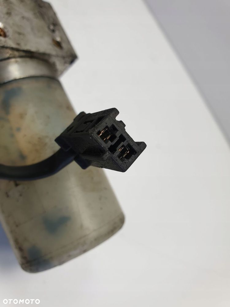 Mercedes C216 W216 POMPKA KLAPY BAGAŻNIKA Siłownik - 2