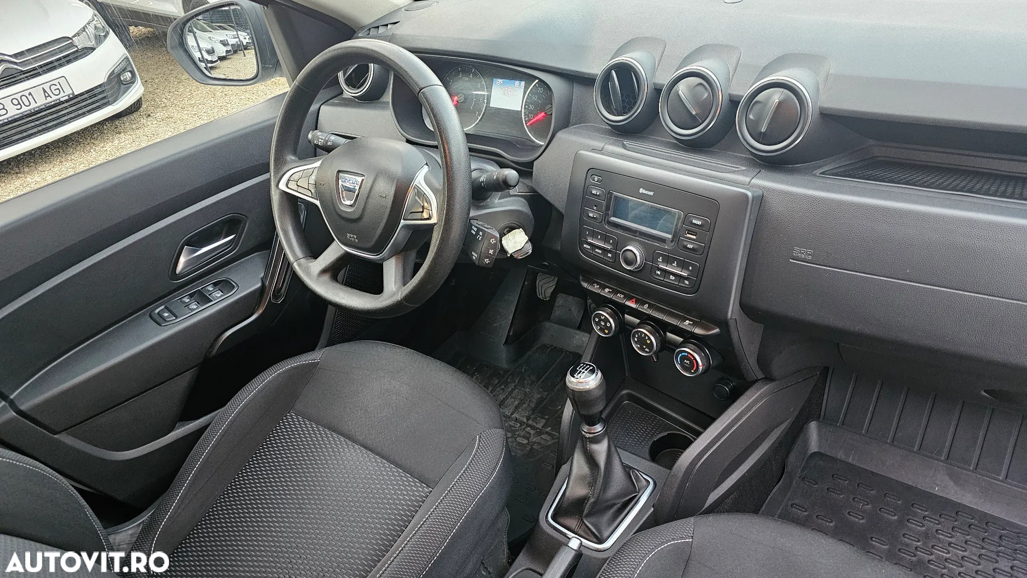 Dacia Duster 1.6 4x4 Laureate - 10