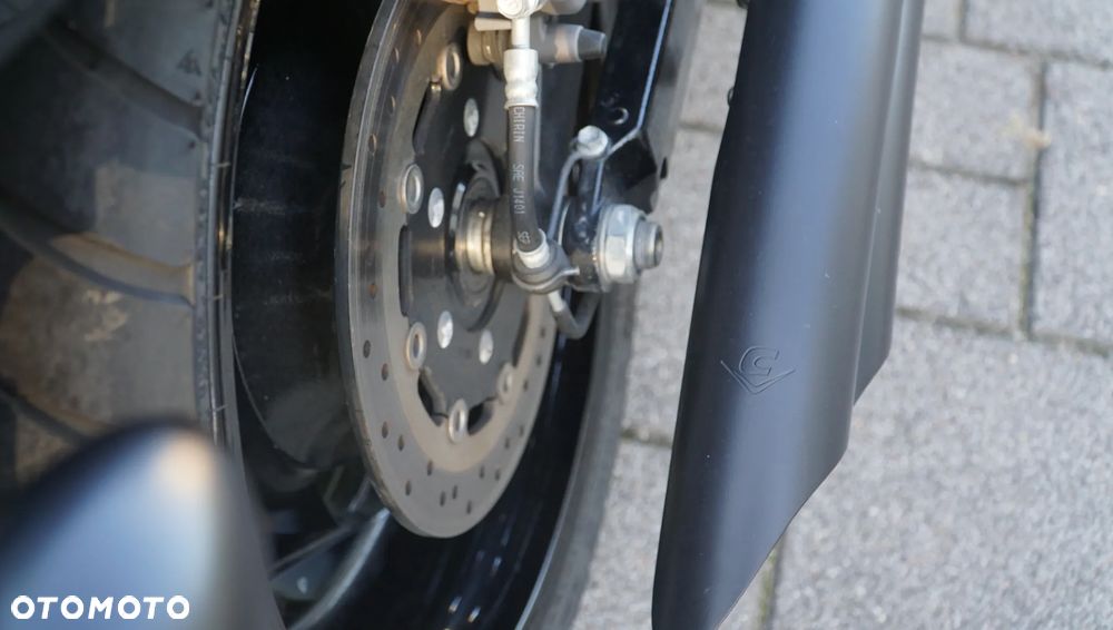 Suzuki Boulevard - 22