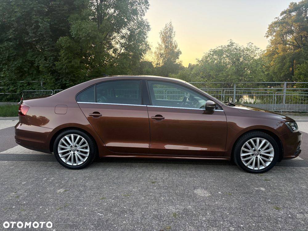 Volkswagen Jetta 1.4 TSI BMT Highline - 12