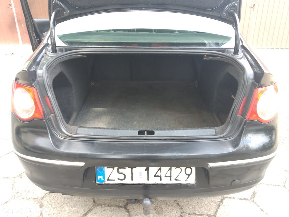 Volkswagen Passat 1.9 TDI Comfortline - 12
