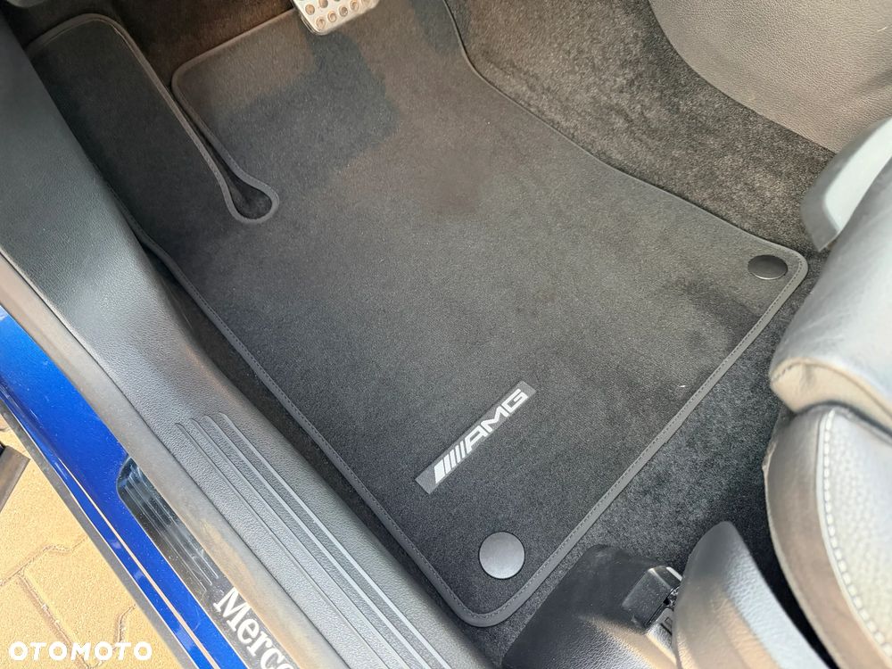 Mercedes-Benz GLA 200 7G-DCT AMG Line - 22