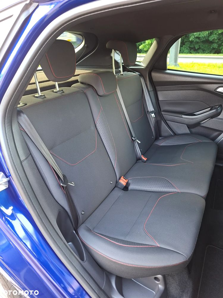 Ford Focus 1.5 EcoBlue Start-Stopp-System ST-LINE - 13
