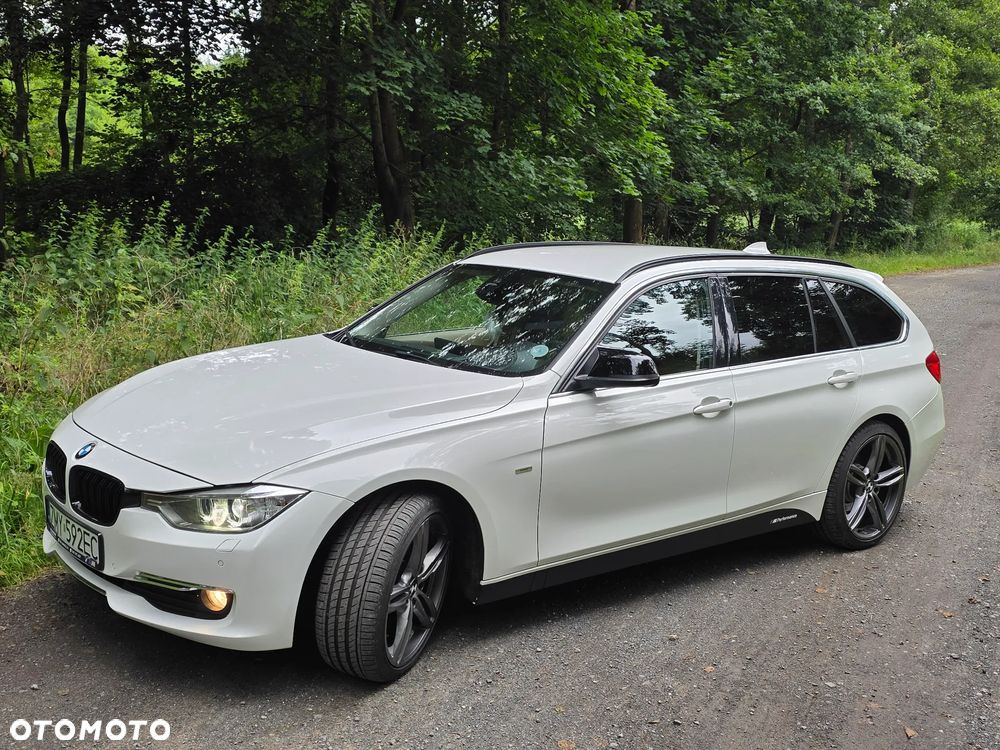 BMW Seria 3 320d Touring Luxury Line - 2
