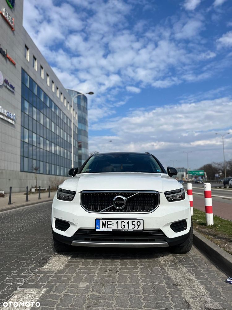 Volvo XC 40 T3 Momentum Pro - 2
