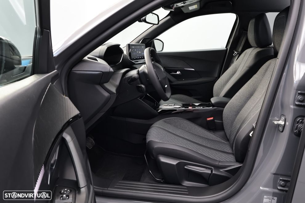 Peugeot e-2008 54 kWh Allure - 24