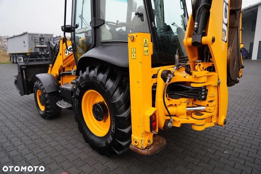 JCB 3CX / KOPARKO-ŁADOWARKA / JOYSTICK / SZYBKOZŁĄCZE / KLIMA/ - 16