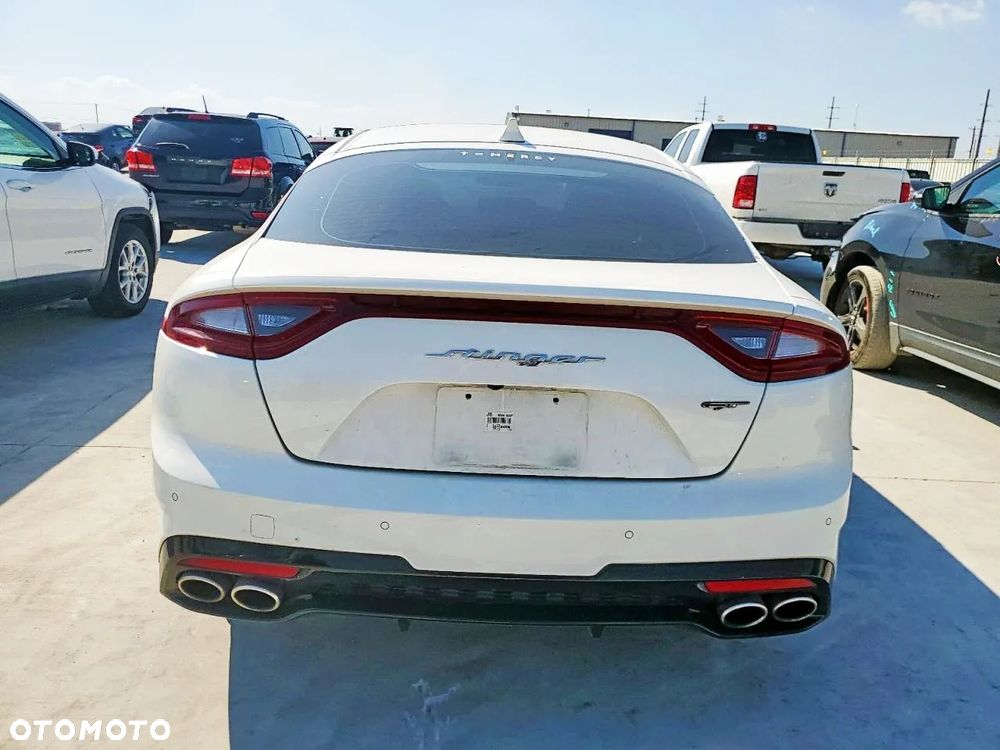 Kia Stinger - 6