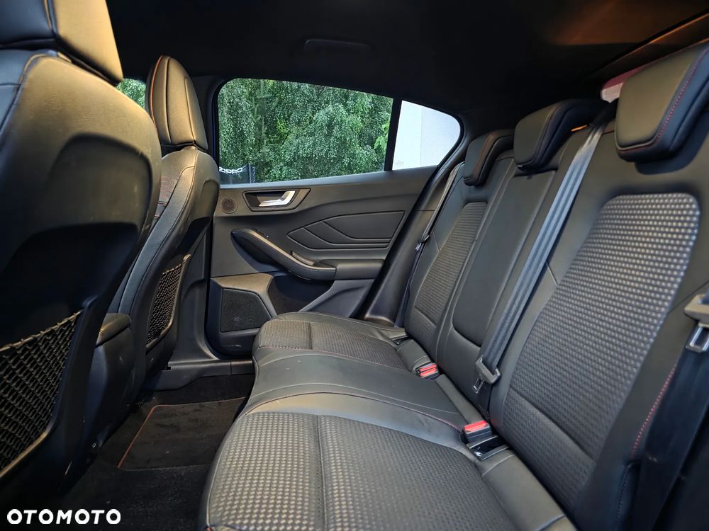 Ford Focus 1.0 EcoBoost mHEV ST-Line Style - 36
