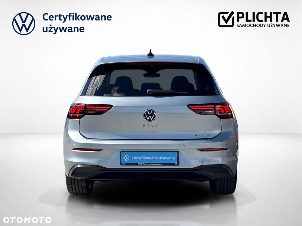Volkswagen Golf - 5