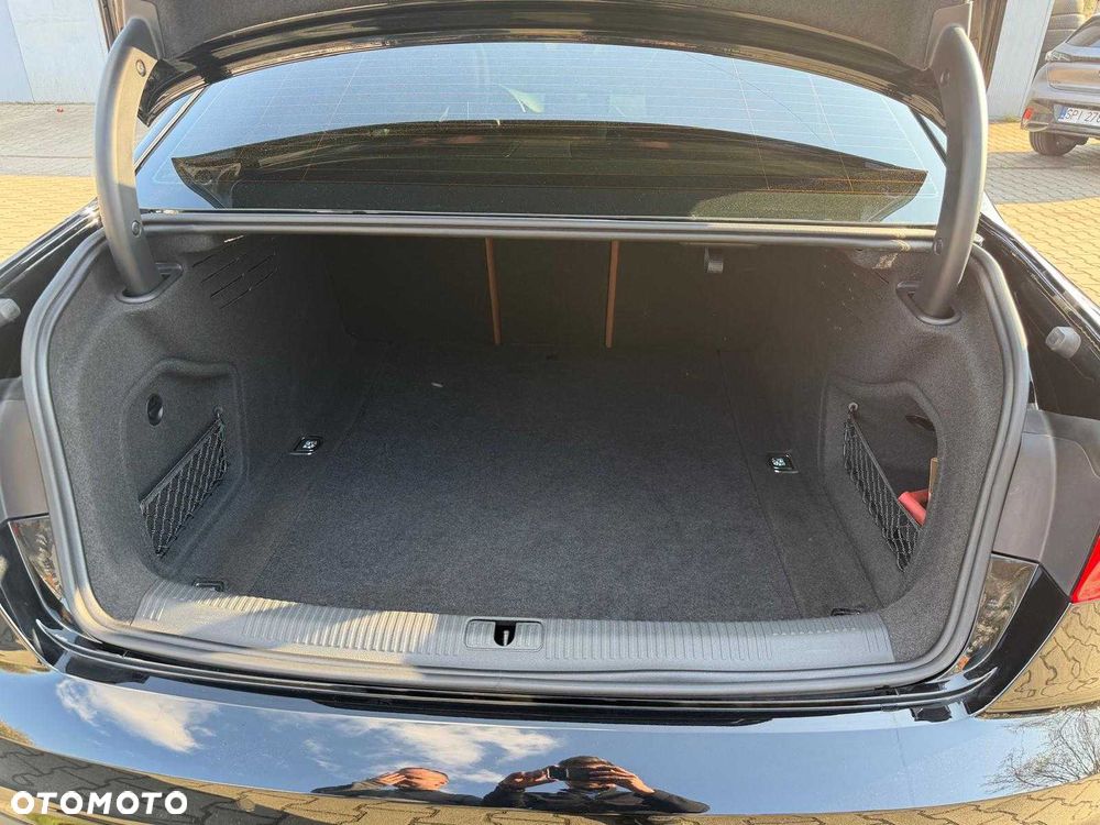 Audi A4 Limousine - 6
