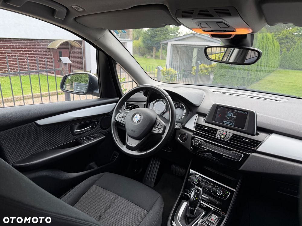 BMW Seria 2 218d - 14