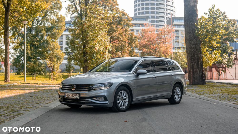 Volkswagen Passat Variant 2.0 TDI SCR DSG Comfortline - 16