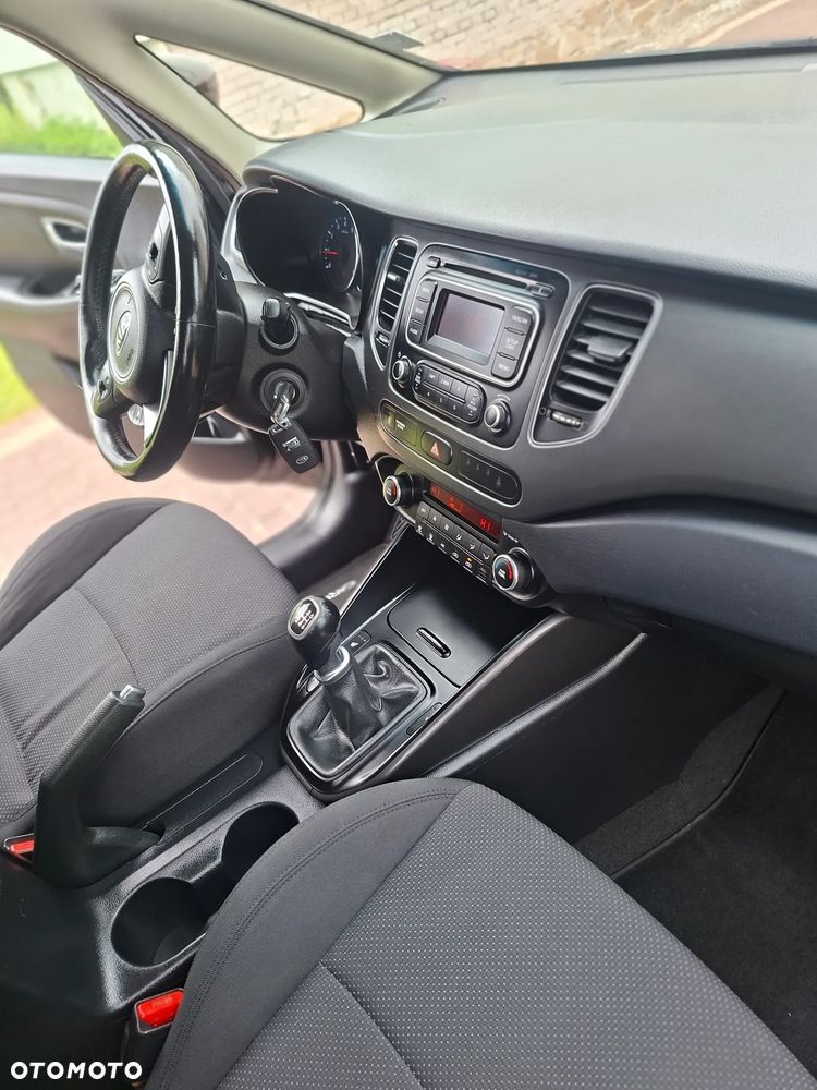 Kia Carens 1.6 GDI Dream Team Edition - 11