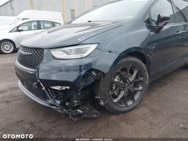 Chrysler Pacifica - 5