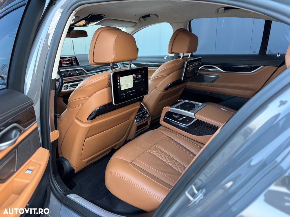 BMW Seria 7 750i xDrive - 12