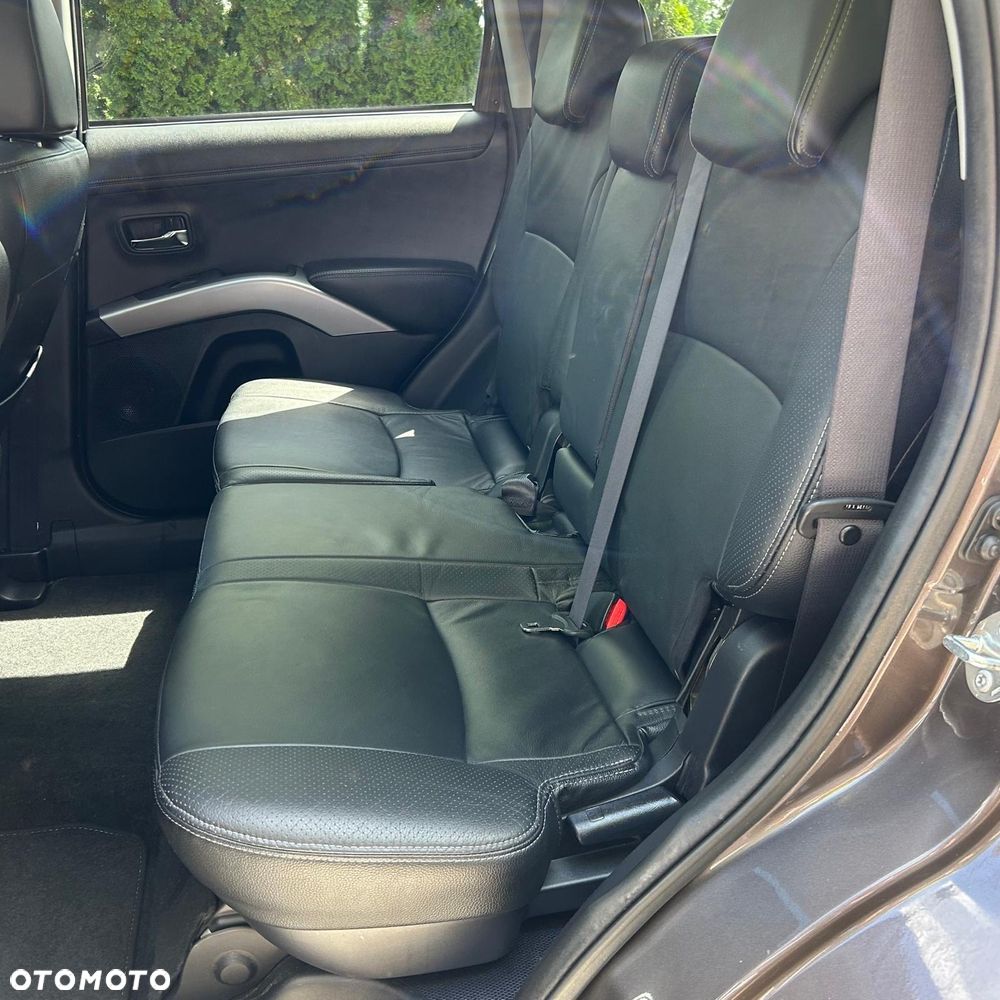 Mitsubishi Outlander 2.0 2WD CVT Diamant Edition+ - 12